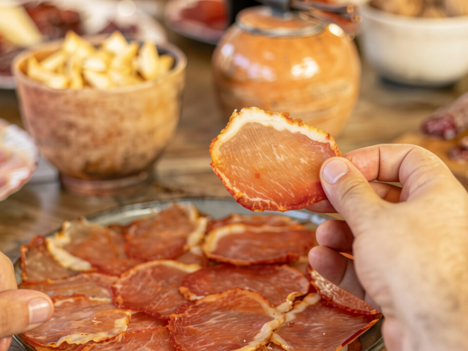 El lomo curado La Encina tiene múltiples propiedades nutricionales